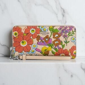 Coach Long Zip Around Wallet With Floral Print in Ivory Multi Leather CR930